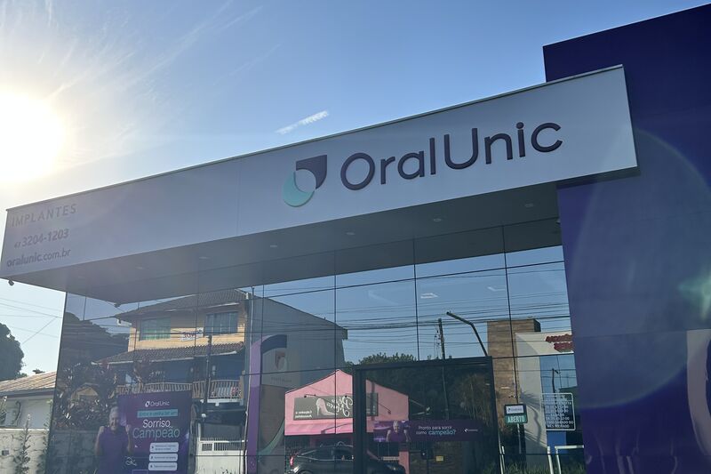 Fachada da Oral Unic São Francisco do Sul na R. Barão do Rio Branco, 754